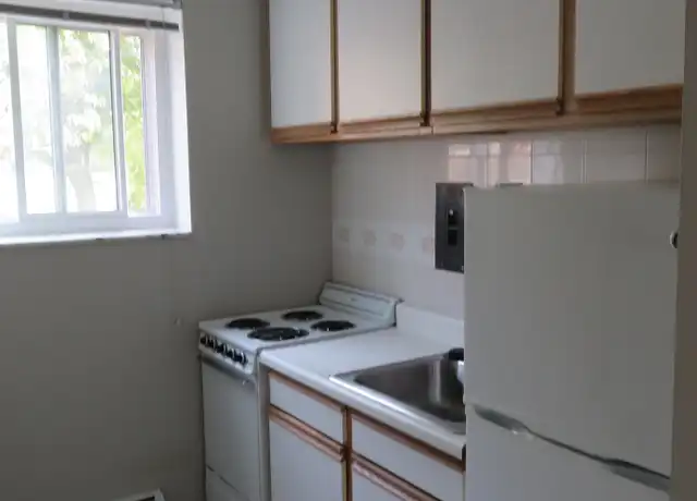 Property at 284 Moon Clinton Rd Unit 6, Moon Twp, PA, 15108, 1 bed, 1 bath, [object Object]