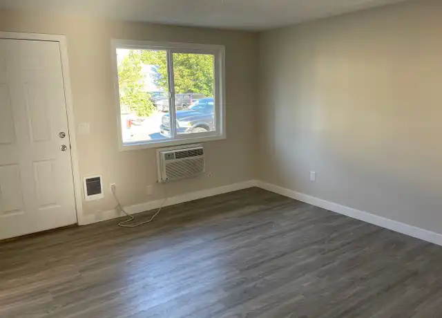 Property at 1304 N Magnolia St Unit 1304, Spokane, WA, 99202, 2 beds, 1 bath, [object Object]