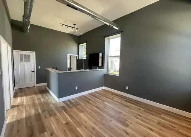 Property at 1349 S B St Unit 1, Elwood, IN, 46036, 2 beds, 1 bath, [object Object]