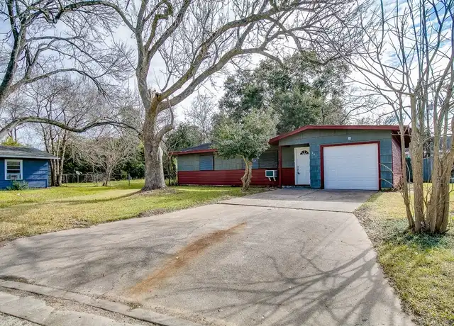 Property at 201 W Saunders St, League City, TX, 77573, 2 beds, 1 bath, [object Object]