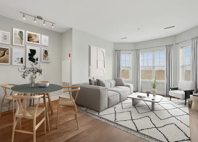 Photo of 1 Windsor Woods Ln, Canton, MA 02021