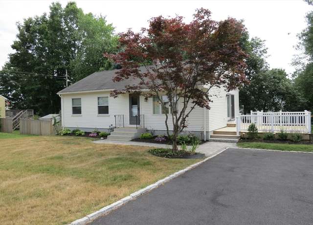 Photo of 123 Low St Unit 123, Newburyport, MA 01950