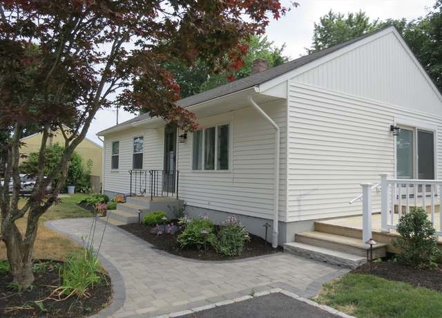 Photo of 123 Low St Unit 123, Newburyport, MA 01950