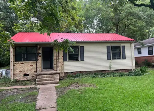 Property at 96 Meadowbrook Dr, West Point, MS, 39773, 5 beds, 2 baths, [object Object]