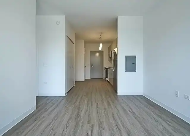 Property at 809 W Van Buren St, Chicago, IL, 60607, 1 bed, 1 bath, [object Object]