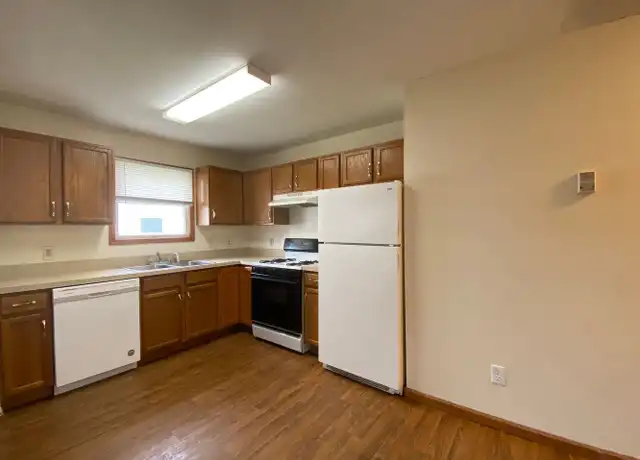 Property at 214 Stonewall Ct Apt 1, Nappanee, IN, 46550, 2 beds, 1 bath, [object Object]