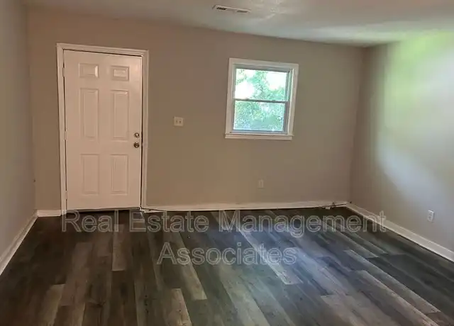 Property at 519 E Central Ave, Griffin, GA, 30223, 2 beds, 1 bath, [object Object]
