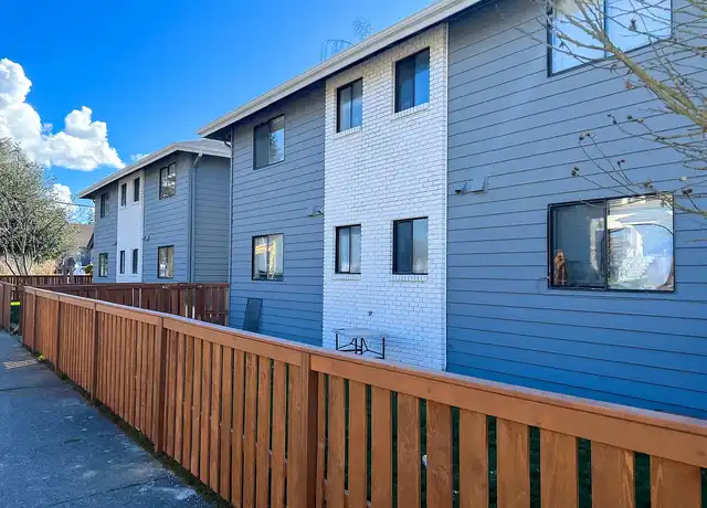 Property at 4126 Hoyt Ave, Everett, WA, 98203, 1 bed, 1 bath, [object Object]