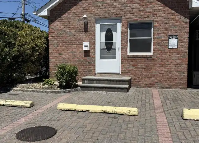 Property at 355 Bayville Ave Unit 2, Bayville, NY, 11709, 1 bed, 1 bath, [object Object]