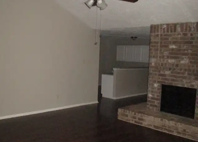 Property at 2610 Creekway Cir, Missouri City, TX, 77459, 3 beds, 2 baths, [object Object]