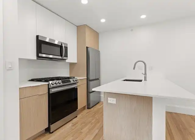 Property at 26 Bradlee Rd Unit 406, Medford, MA, 02155, 2 beds, 2.5 baths, [object Object]