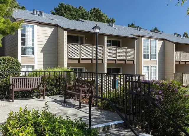 Photo of 265 Gateway Dr, Pacifica, CA 94044