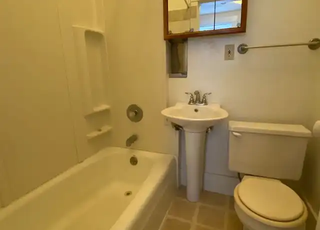 Property at 1639 Prospect St Unit 10, La Crosse, WI, 54603, 1 bed, 1 bath, [object Object]