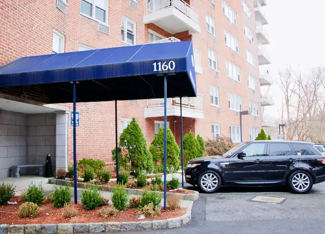 Photo of 1160 Midland Ave, Bronxville, NY 10708