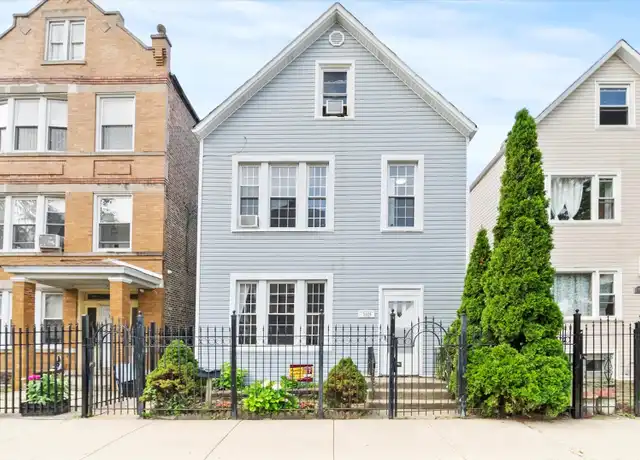 Property at 3029 W 39th Pl Unit 2, Chicago, IL, 60632, 2 beds, 1 bath, [object Object]