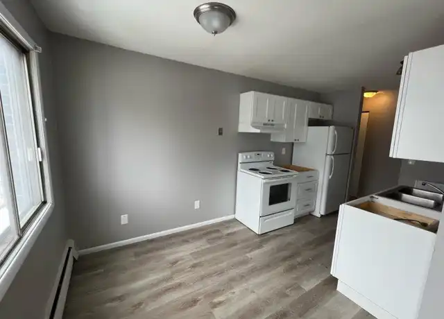 Property at 2145 McKnight Rd N Unit 302, North St Paul, MN, 55109, 2 beds, 1 bath, [object Object]