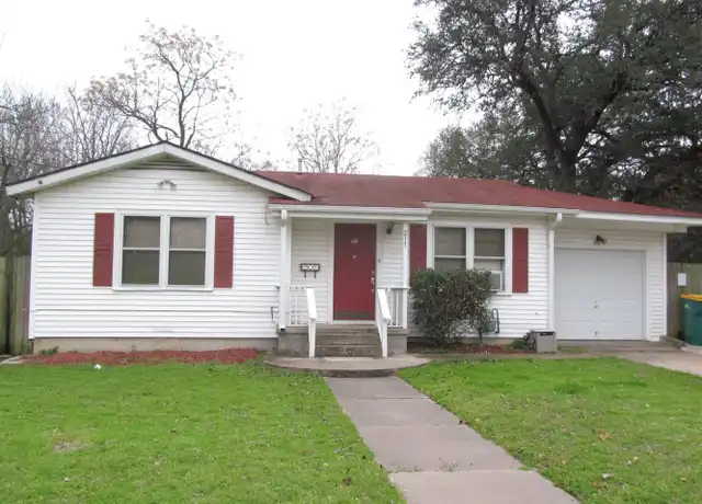 Property at 211 W 14th Ave, Belton, TX, 76513, 3 beds, 2 baths, [object Object]