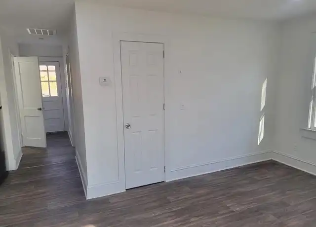 Property at 707 Windsor St, Burlington, NC, 27217, 1 bed, 1 bath, [object Object]