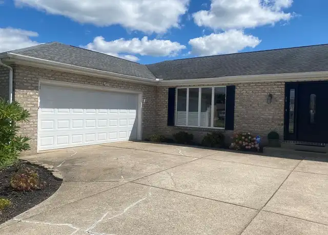 Property at 31 Lakeview Cir, Canfield, OH, 44406, 2 beds, 2 baths, [object Object]