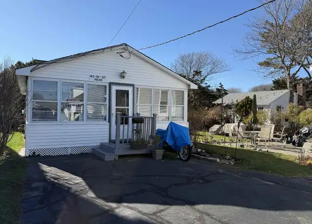 Property at 5 10th St, Hampton, NH, 03842, 2 beds, 1 bath, [object Object]