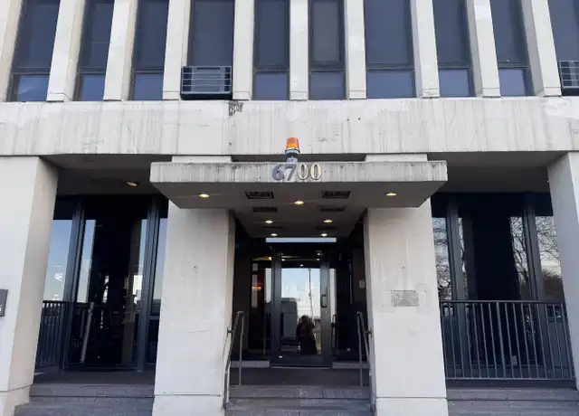Property at 6700 S South Shore Dr Unit 2H, Chicago, IL, 60649, 1 bed, 1 bath, [object Object]