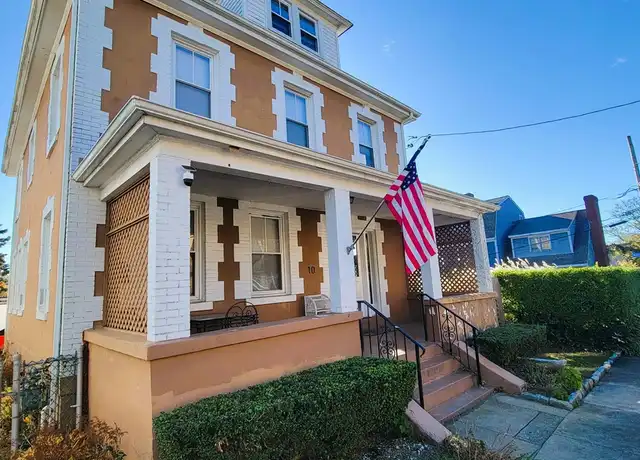 Property at 10 Braman St #1, Newport, RI, 02840, 2 beds, 1 bath, [object Object]