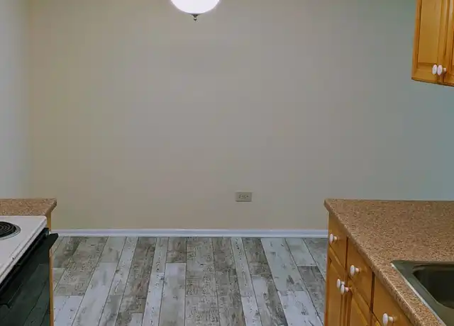 Property at 909 Buccaneer Dr Unit 3, Schaumburg, IL, 60173, 2 beds, 1.5 baths, [object Object]