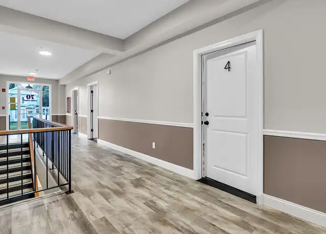Property at 70 Court St Unit 4, Westfield, MA, 01085, 2 beds, 1 bath, [object Object]