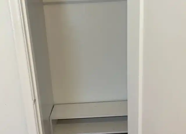 Property at 985 E 1st Ave Unit 4 4D, Salt Lake City, UT, 84103, 4 beds, 1 bath, [object Object]