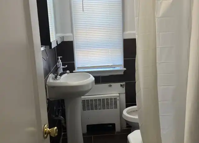 Property at 985 E 1st Ave Unit 4 4D, Salt Lake City, UT, 84103, 4 beds, 1 bath, [object Object]