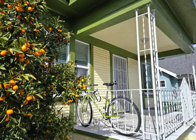 Property at 1475 W 28th St Unit Entire, Los Angeles, CA, 90007, 4 beds, 3 baths, [object Object]