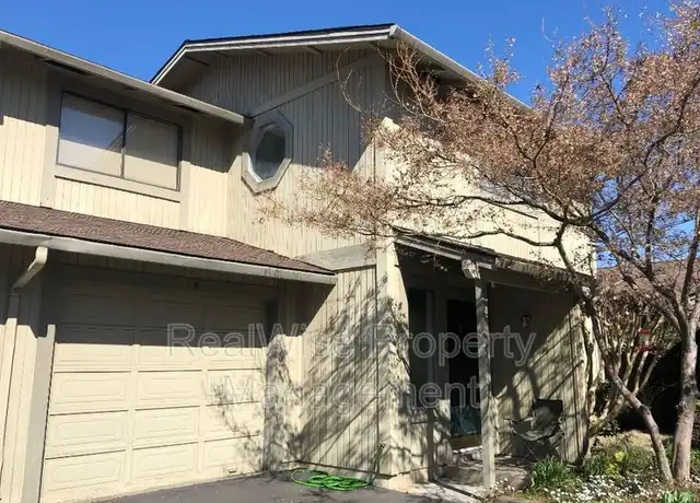 Property at 1149 Progress Dr Unit B, Medford, OR, 97504, 3 beds, 2.5 baths, [object Object]