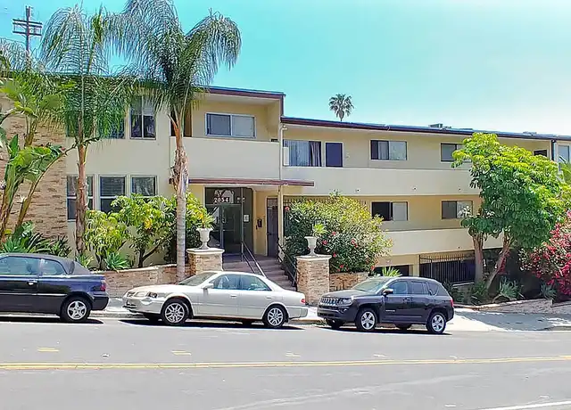 Property at Courtyard at Cordova Apts - 2054 Argyle Ave, Los Angeles, CA, 90068, 1-2 bed, 1-2 bath, [object Object]