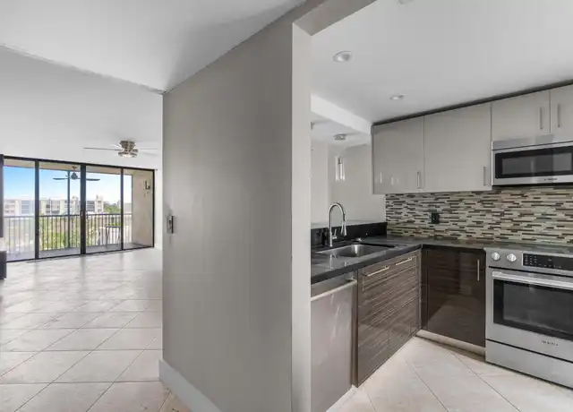 Property at 17 Royal Palm Way #5030, Boca Raton, FL, 33432, 2 beds, 2 baths, [object Object]