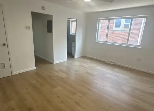 Property at 17550 Lakeshore Blvd Unit 5, Cleveland, OH, 44119, 1 bed, 1 bath, [object Object]