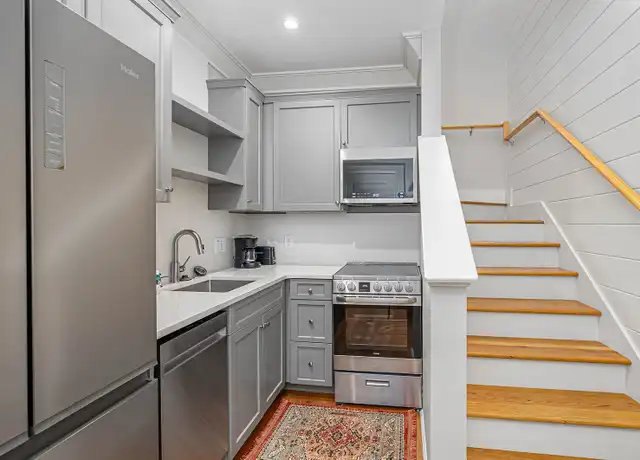 Property at 109 E Gordon Ln, Savannah, GA, 31401, 1 bed, 1 bath, [object Object]