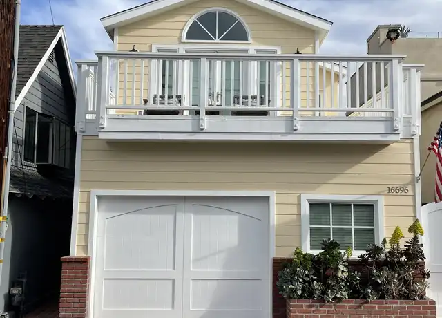 Property at 16696 Bayview Dr Unit upstairs, Sunset Beach, CA, 90742, 2 beds, 1 bath, [object Object]