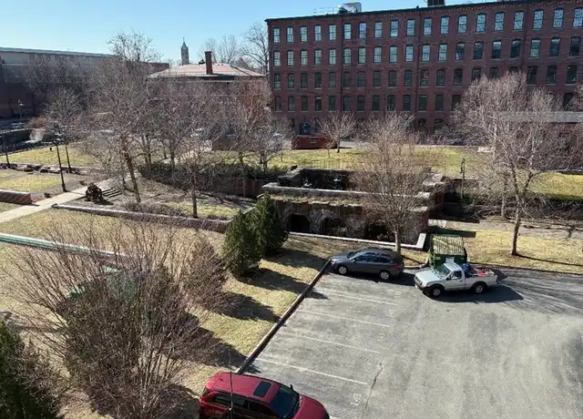 Property at 52 Lawrence Dr Unit M415, Lowell, MA, 01854, 2 beds, 1 bath, [object Object]