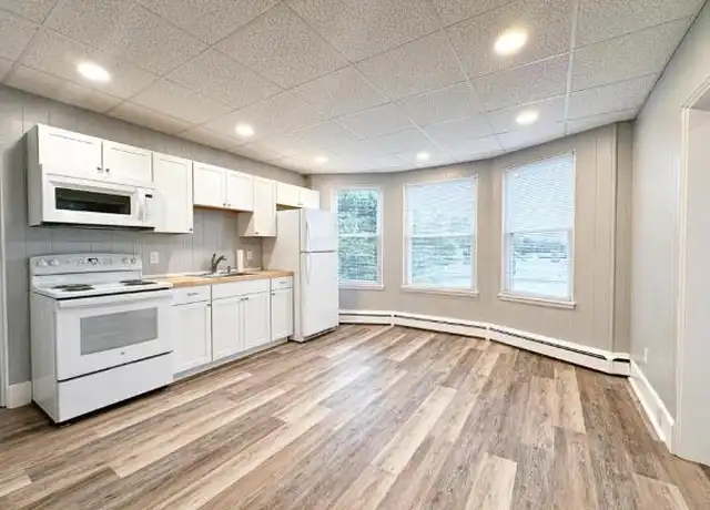 Property at 62 Jefferson St, Lewiston, ME, 04240, 2 beds, 1 bath, [object Object]