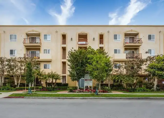 Property at Vinton Court Apartments - 3676 Vinton Ave, Los Angeles, CA, 90034, 2 beds, 2 baths, [object Object]