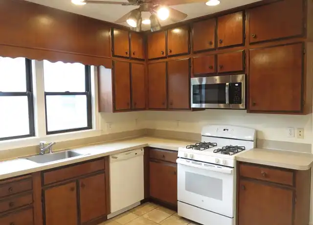 Property at 47 Hamilton St Unit 1, Everett, MA, 02149, 2 beds, 1 bath, [object Object]