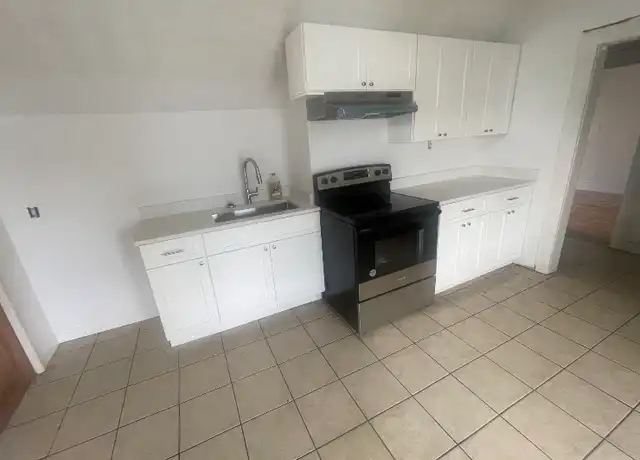 Property at 44 Bellevue St Unit 3, Worcester, MA, 01609, 2 beds, 1 bath, [object Object]
