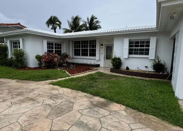 Property at 391 SE 15th Ave, Pompano Beach, FL, 33060, 3 beds, 2 baths, [object Object]