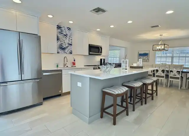Property at 567 Venice Ln, Sarasota, FL, 34242, 4 beds, 2 baths, [object Object]