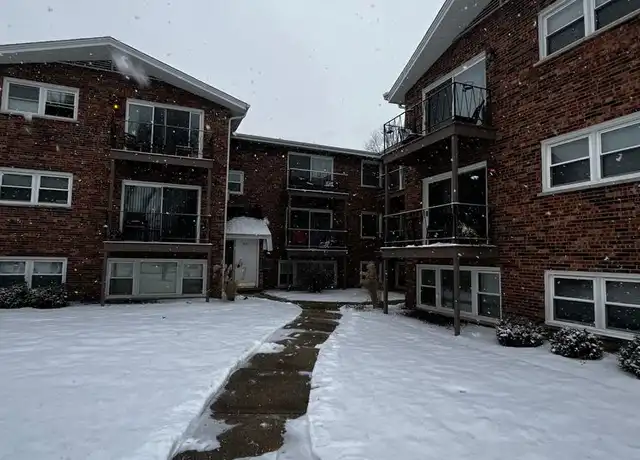 Property at 5610 6th Ave Unit 1D, Countryside, IL, 60525, 2 beds, 1 bath, [object Object]
