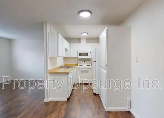 Property at 2650 Oxford Rd #11, Redding, CA, 96002, 1 bed, 1 bath, [object Object]