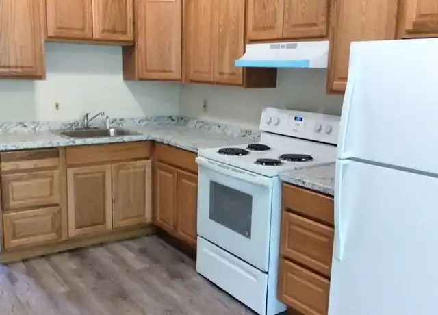 Property at 32 Farragut St Unit 32 Farragut 19, Waterbury, CT, 06705, 1 bed, 1 bath, [object Object]