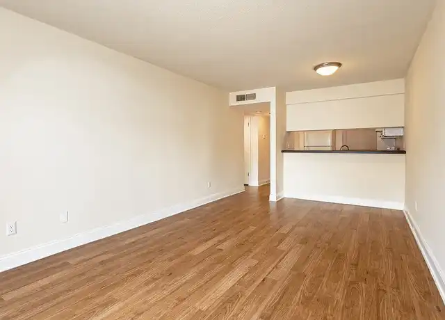 Property at Oak Manor Apartment Homes - 5105 Mission Hills Ave, Tampa, FL, 33617, 2 beds, 1 bath, [object Object]