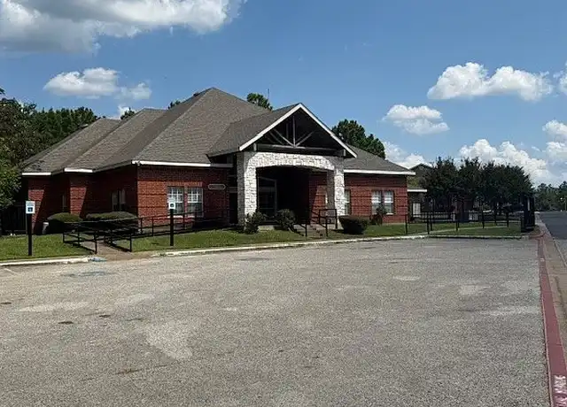 Property at Highland Village - 5515 W Loop 281, Longview, TX, 75602, 1 bed, 1 bath, [object Object]