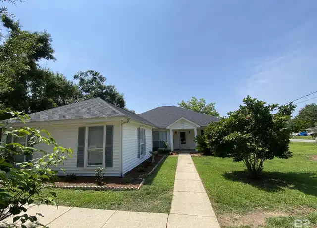 Property at 527 W Carolyn Ave, Foley, AL, 36535, 3 beds, 2 baths, [object Object]